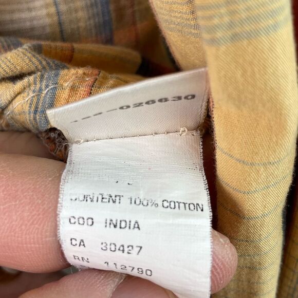 True Religion plaid Snap Down Shirt Size M EUC - Picture 8 of 9